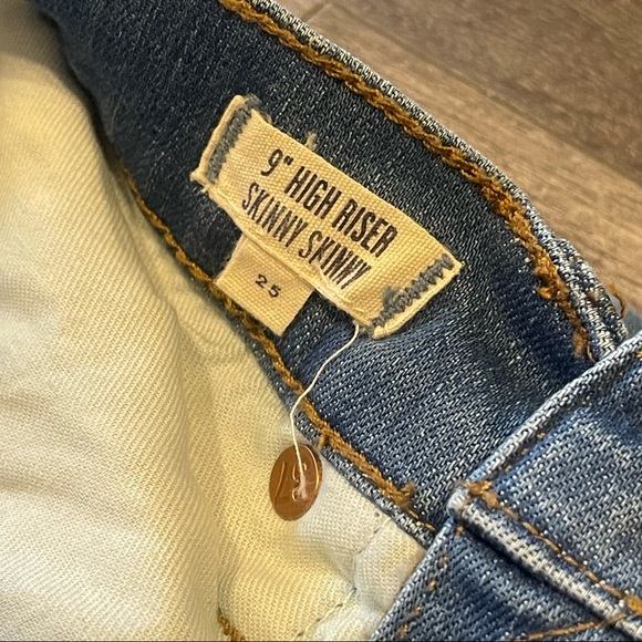 Madewell 9” High Riser Skinny Skinny Jeans Distressed - Size 25 - Picture 6 of 9